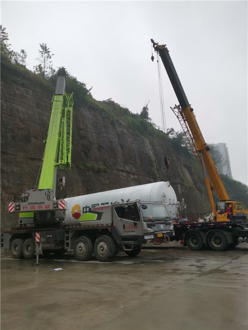 秦都区“不怕风雨冻”—— 吊车的 “恶劣环境适应” 技术